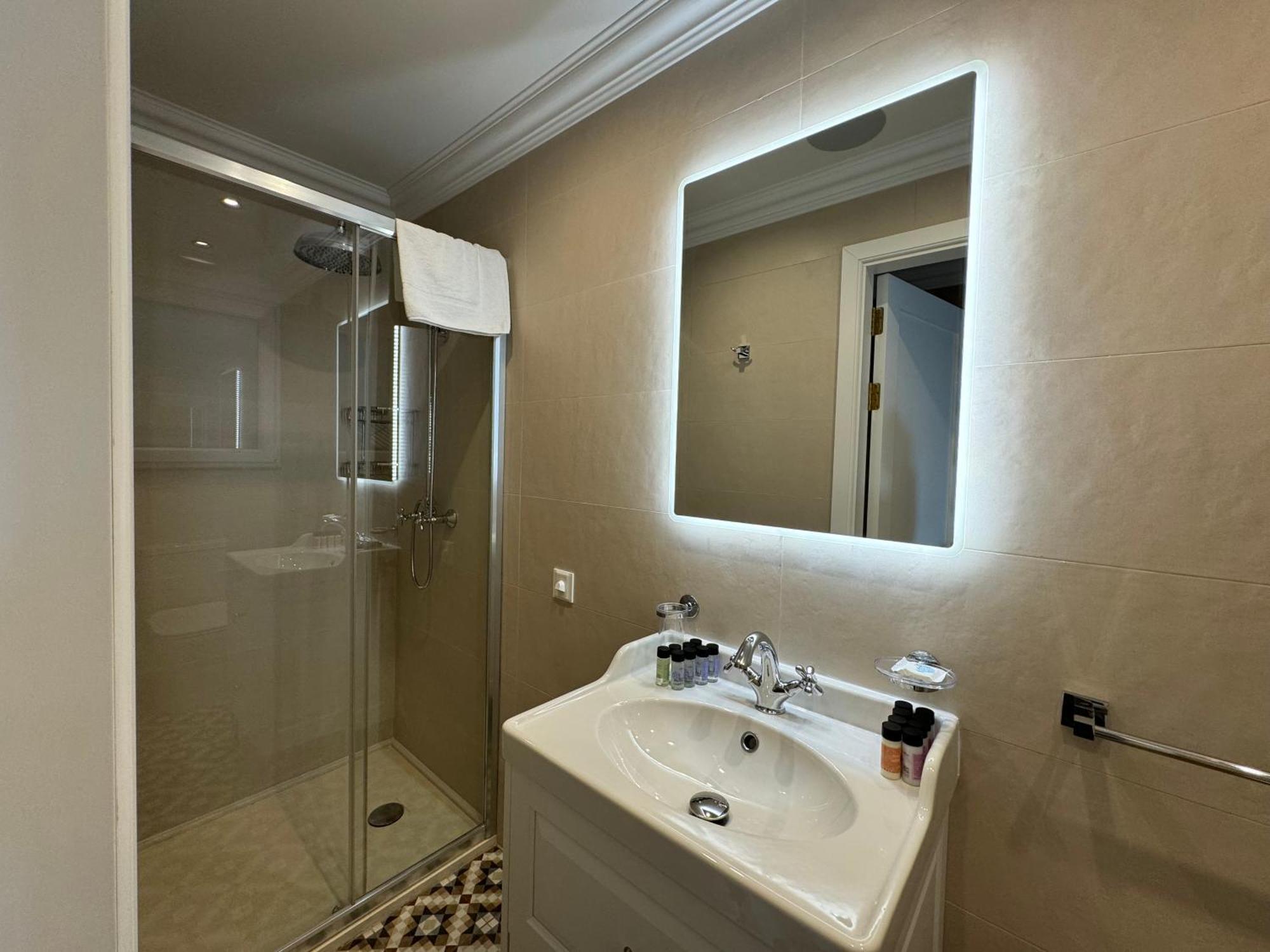 Balcony Hotel San Ġiljan Kültér fotó