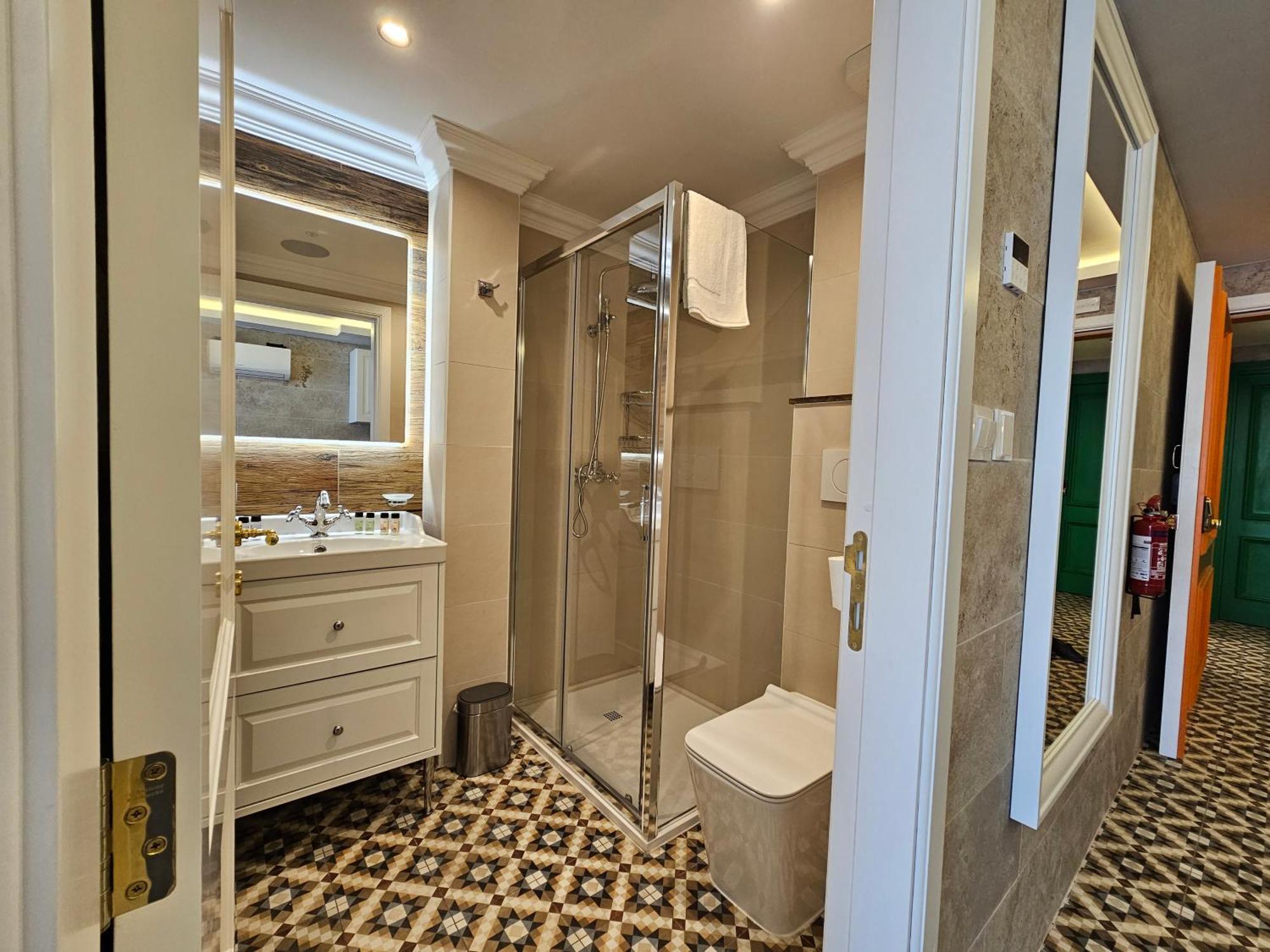 Balcony Hotel San Ġiljan Kültér fotó