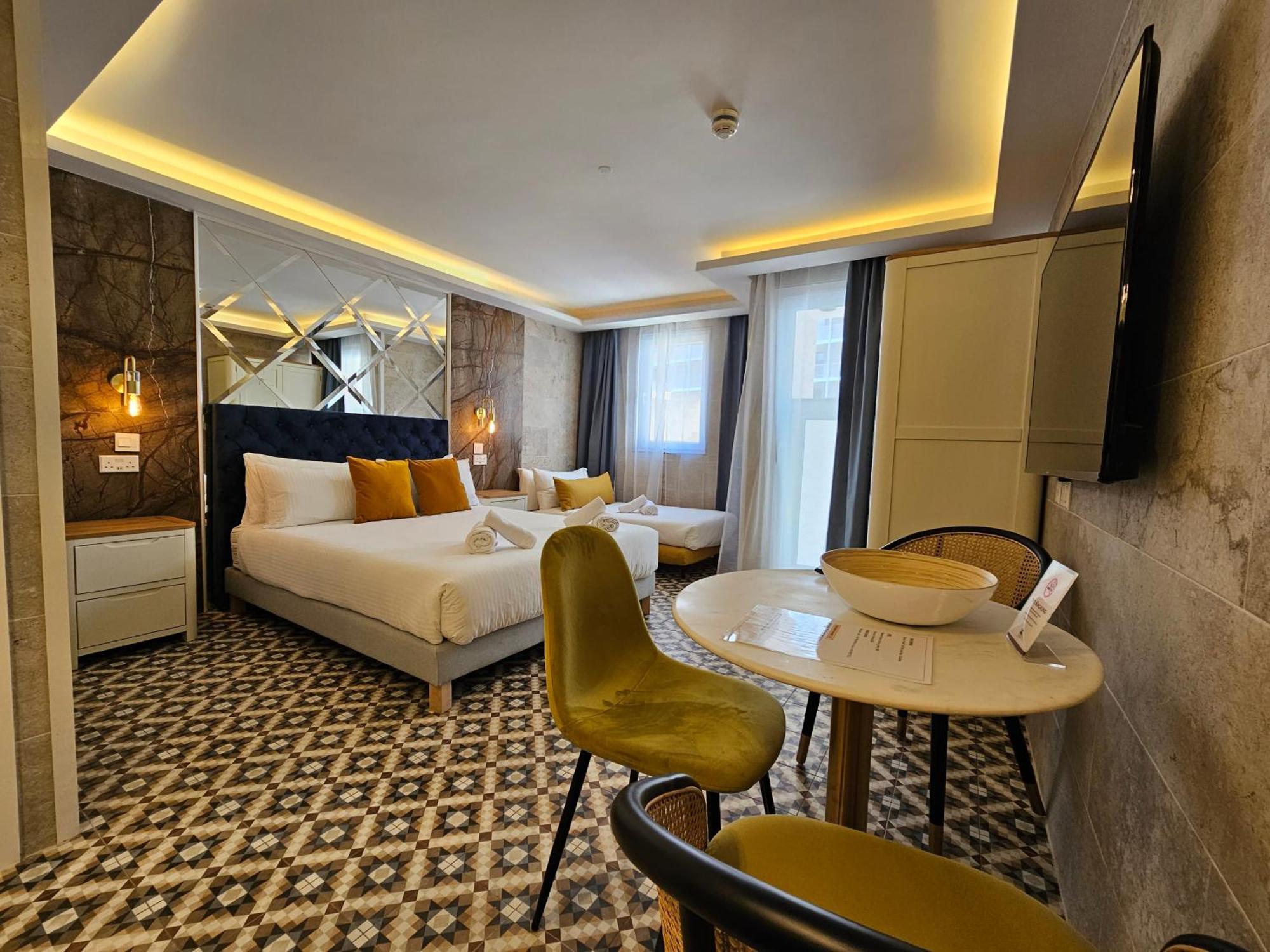 Balcony Hotel San Ġiljan Kültér fotó